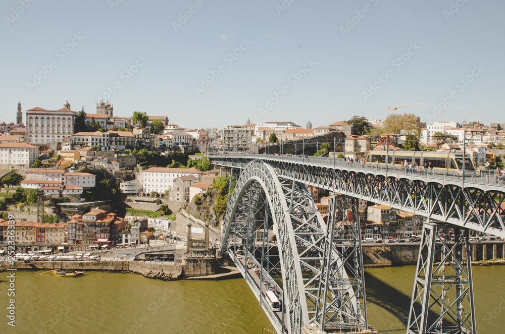 Obraz premium Porto cityscape with eiffel bridge