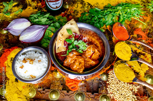 Thailändisches / Indisches Essen im Restaurant photo