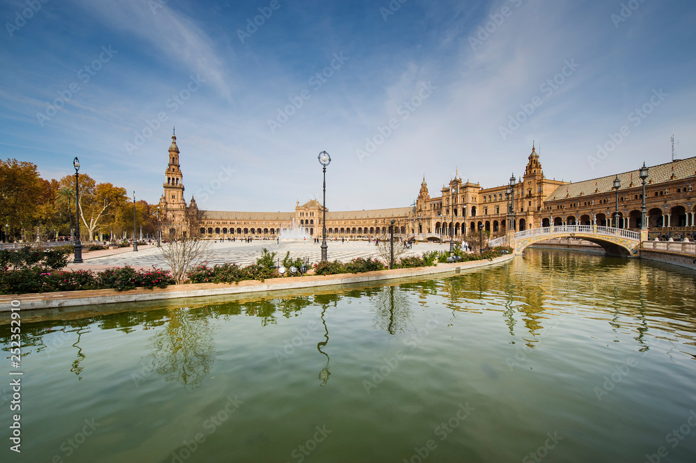 View from the waterway of the Plaza de España