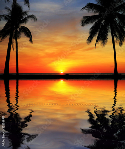 beautiful sunrise on thbeautiful sunrise on the seae sea photo