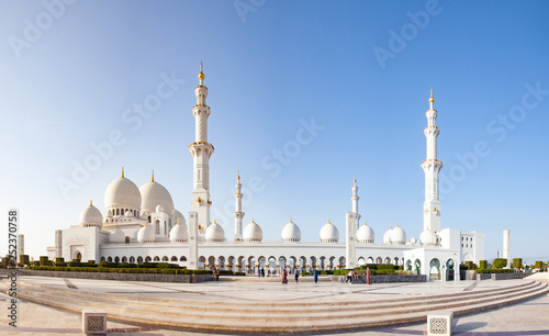 ABU DHABI, UAE - FEBRUARY 2018: sheikh zayed grand mosque, Abu Dhabi, UAE