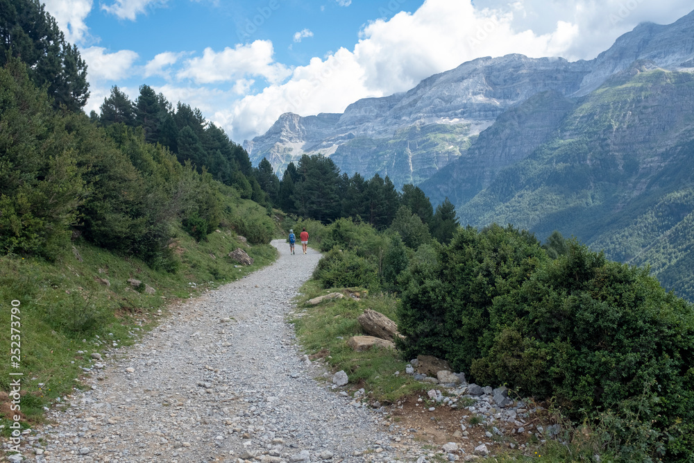 Caminando por el Pirineo aragonés