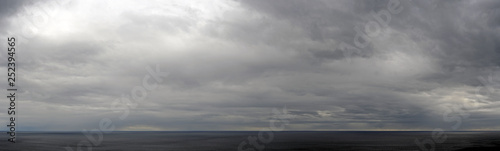 Gewitterwolken über der Adria photo