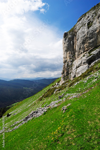 Felswand im Nationalpark Prokletije im Dreiländereck Montenegro-Kosovo-Albanien  photo