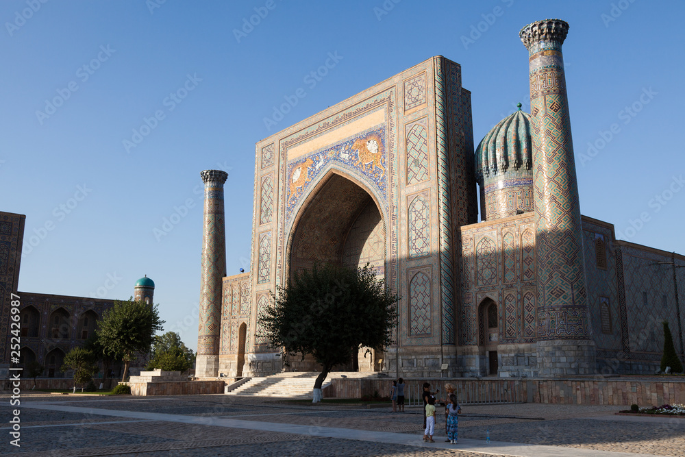 Side view of Registan Square Mosque and Madrasah complex in Samarkand, Uzbekistan