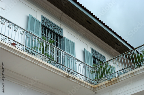 Balcon d une maison coloniale