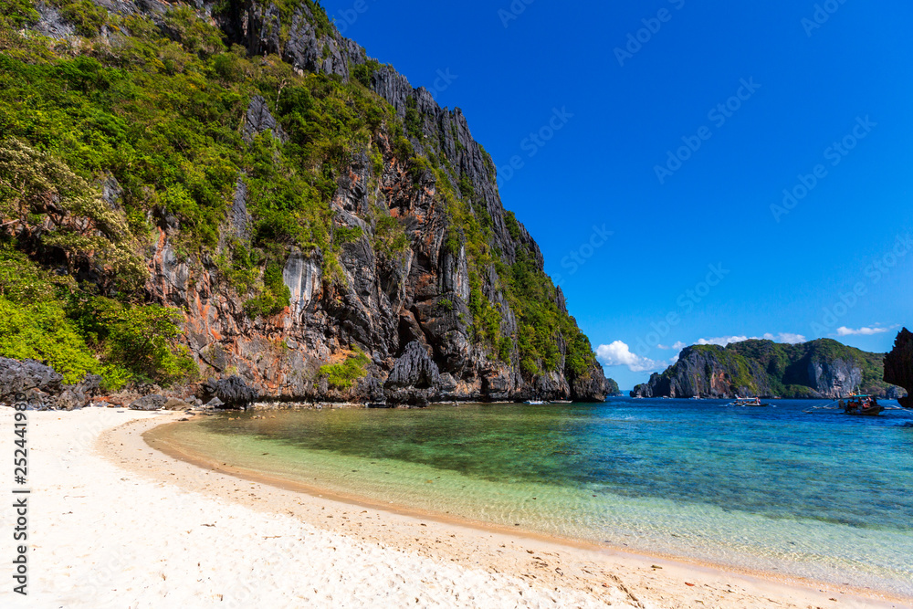 Obraz premium A hidden beach in El Nido, Palawan, Philippines