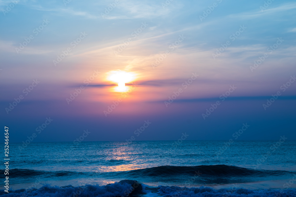 Obraz premium sunset over the sea