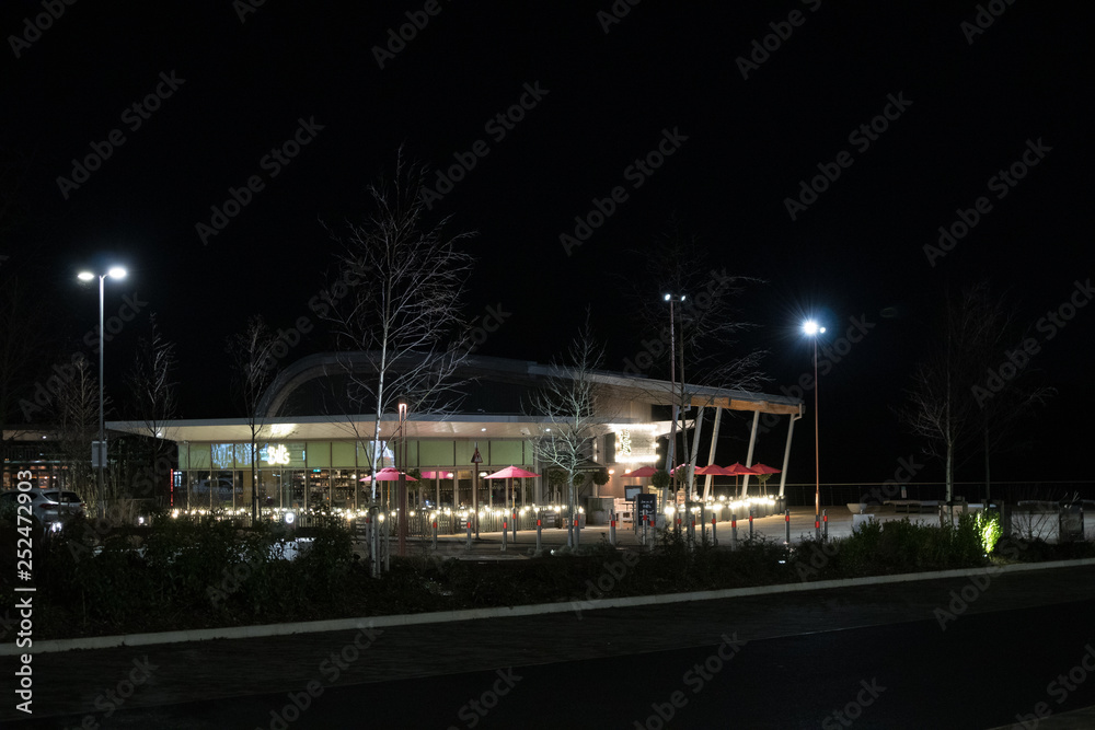 Fototapeta premium Night shopping