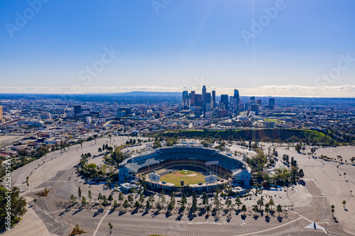 Obraz na płótnie Aerial view of the Los Angeles downtown area with Dodger Stadium w salonie