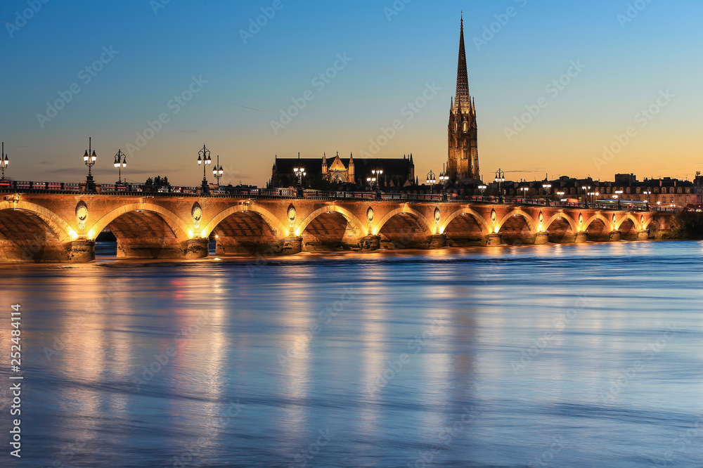 Pont de Pierre stone bridge on the river garonne in Bordeaux
