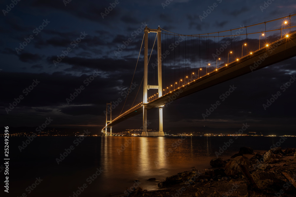 Obraz premium Most Osmana Gazi (most w zatoce Izmit). Izmit, Kocaeli, Turcja
