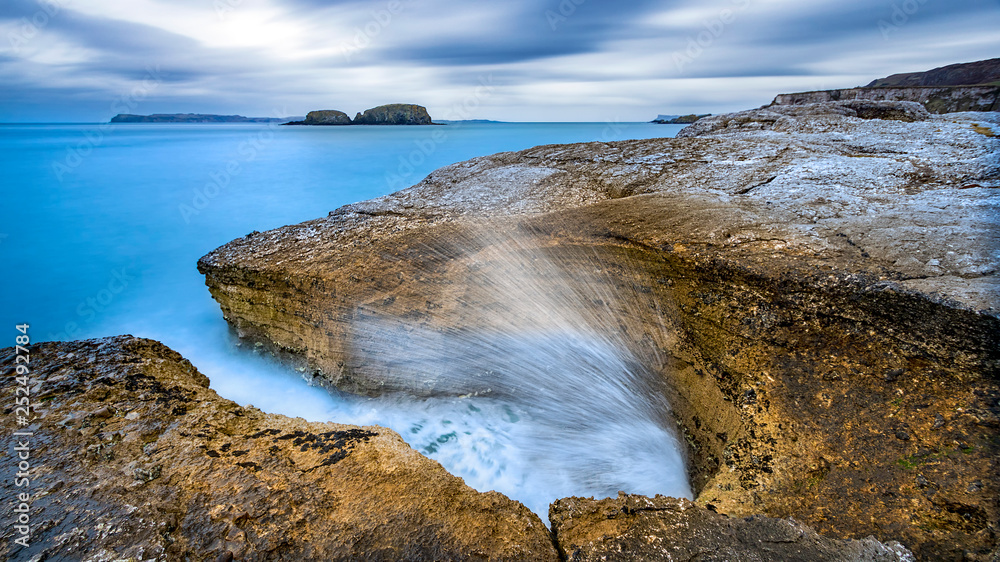 Keyhole Rock Splash