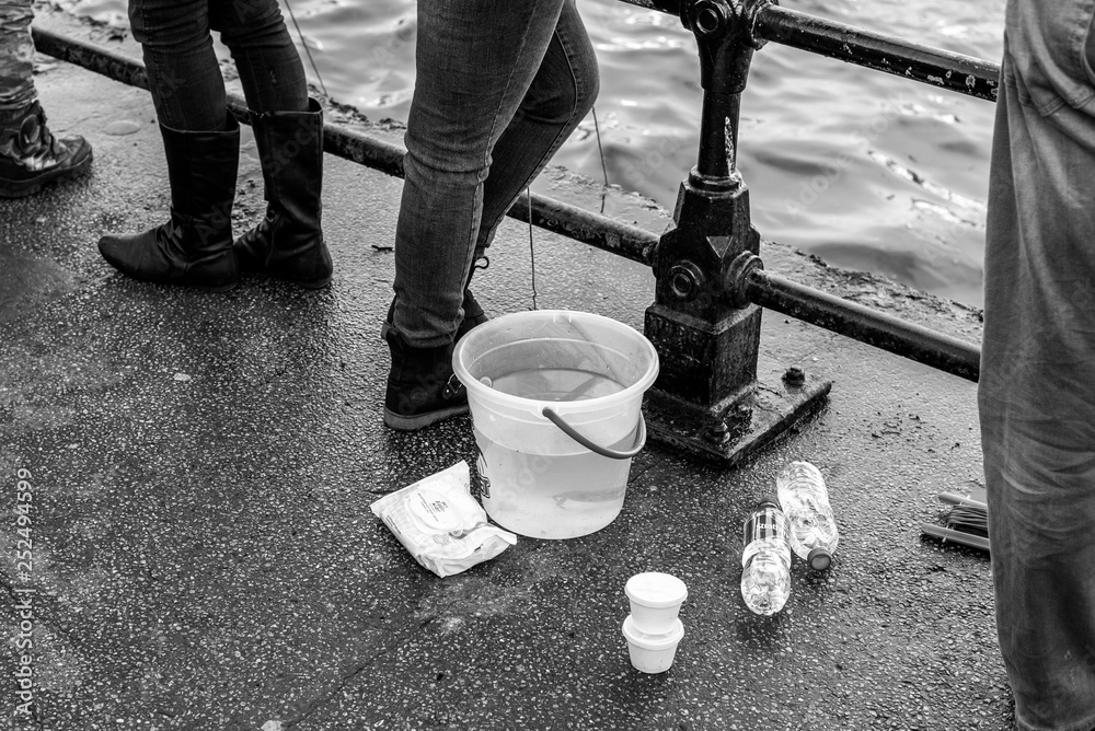 Crabbing challenge in Whitby, England