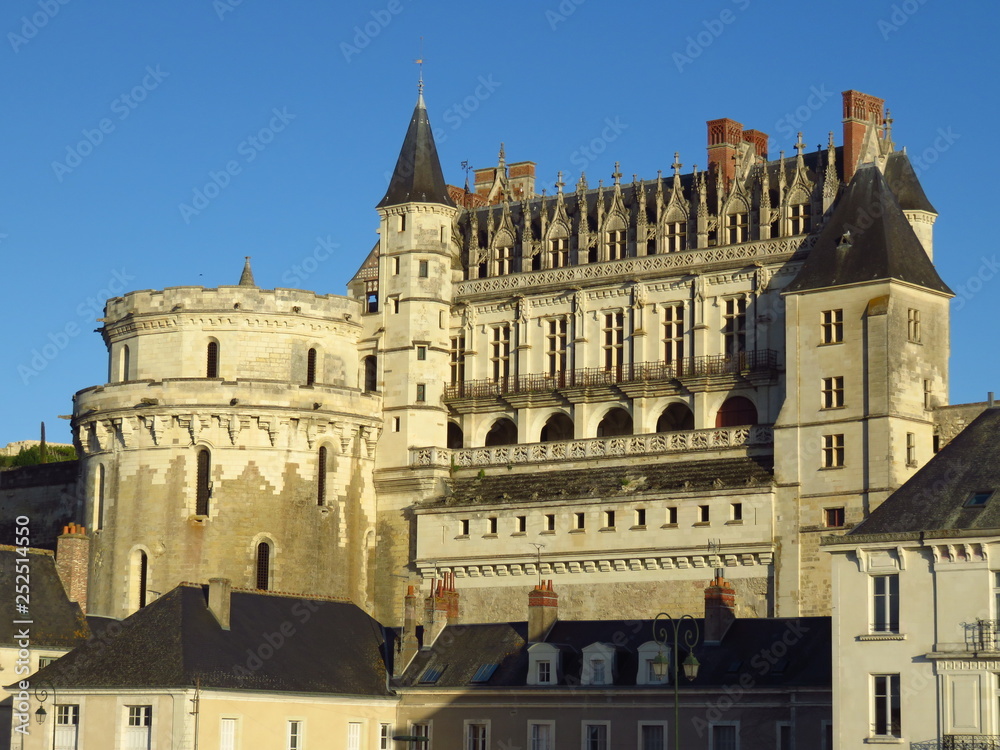 Château d'Amboise, façade côté Loire, avec la tour des Minimes (France)