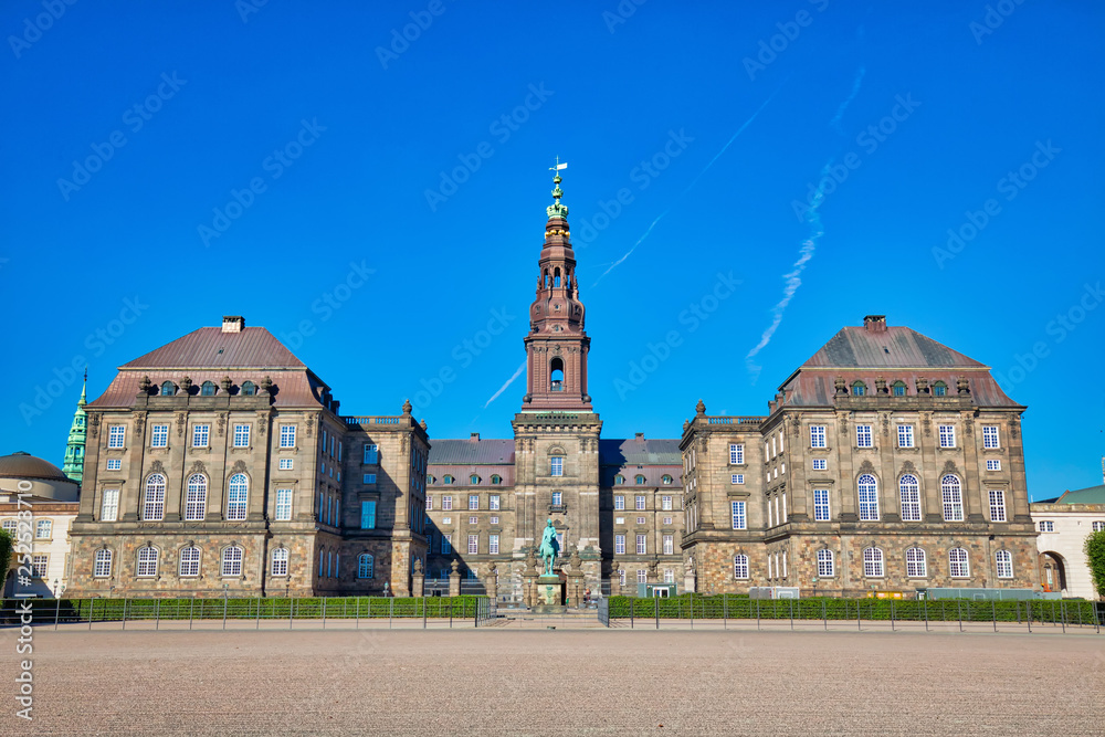 Fototapeta premium Landmark Christiansborg Palace in Copenhagen