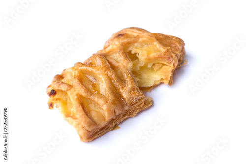 close up of crispy pineapple pie isolated on white background © akkalak