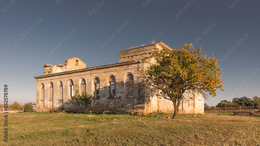 Fototapeta premium Abandoned church in Kamenka, Ukraine