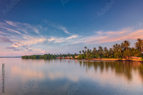 Photo Panorama sunset of wonderful bintan Indonesia