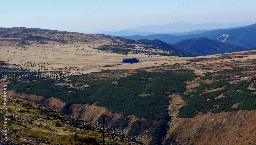 The plateau in the Giant Mountains with a shelter in the middle