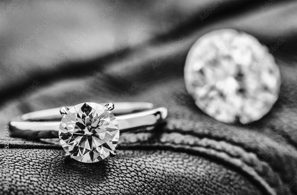 Luxury Diamond Ring Luxury Diamond Ring