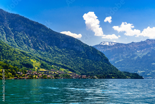 Fototapeta Naklejka Na Ścianę i Meble -  Clear transparent azure Lake Thun, Thunersee, Bern, Switzerland
