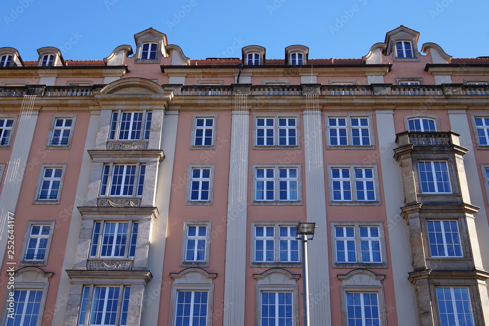 Fototapeta premium facade of an old building