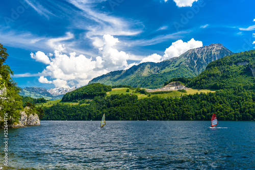 Windsurfers in the lake, Alpnachstadt, Alpnach, Obwalden, Switze © Eagle2308
