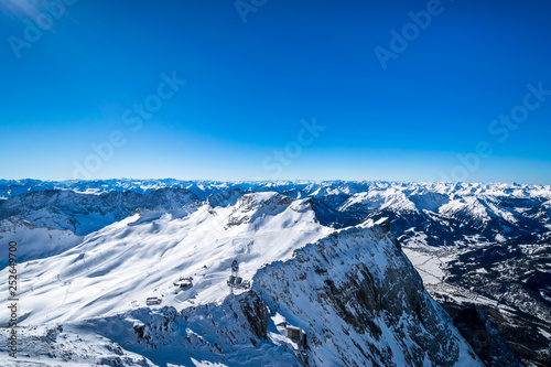 Zugspitze - Herrlicher Blick auf das verschneite Zugspitzblatt