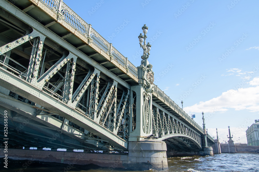 Obraz premium View of buildings, streets, bridges, rivers and canals of St. Petersburg, Russia.