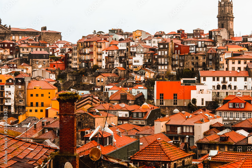 View onto the picturesque houses in the old town / old city of Porto with their red roofs and chimneys (Porto, Portugal, Europe)