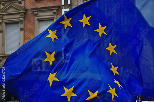 Duza flaga Unia Europejska