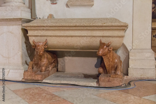 Altar of Torello Saraina in the upper church San Fermo Maggiore in Verona, Veneto, Italy. photo