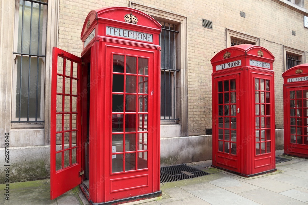 Fototapeta premium London telephone booth
