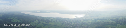 Bei Sonnenaufgang: Landschaft im Fünf-Seen-Land