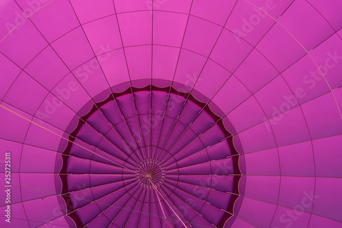 Fahrt mit dem Heißluftballon - pink-farbene Textur