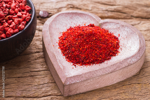 grains and annatto powder photo