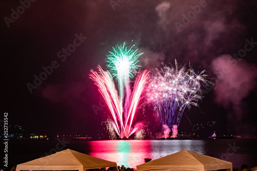 Fogos de artifício do Réveillon (ano novo) na Praia de Icaraí, em Niterói, Rio de Janeiro, Brasil photo