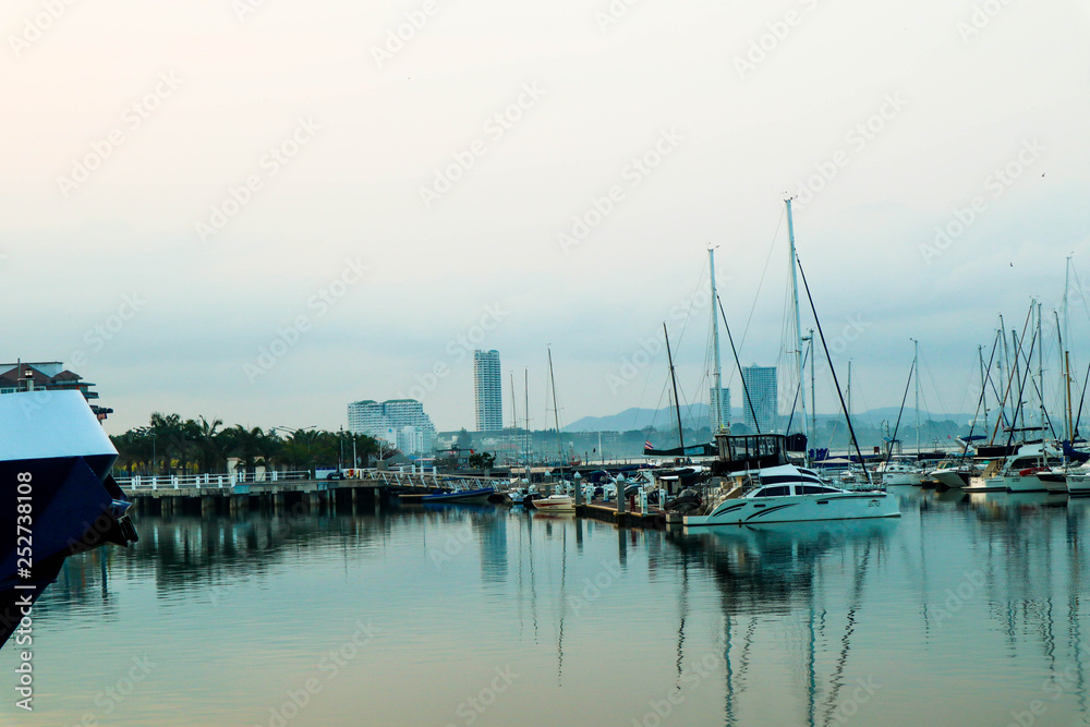 Fototapeta premium yachts in the marina