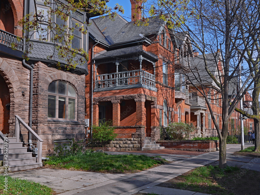 Obraz premium street with large old Victorian houses