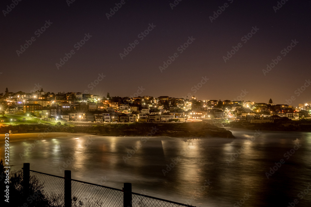 Obraz premium suburb by the see at night