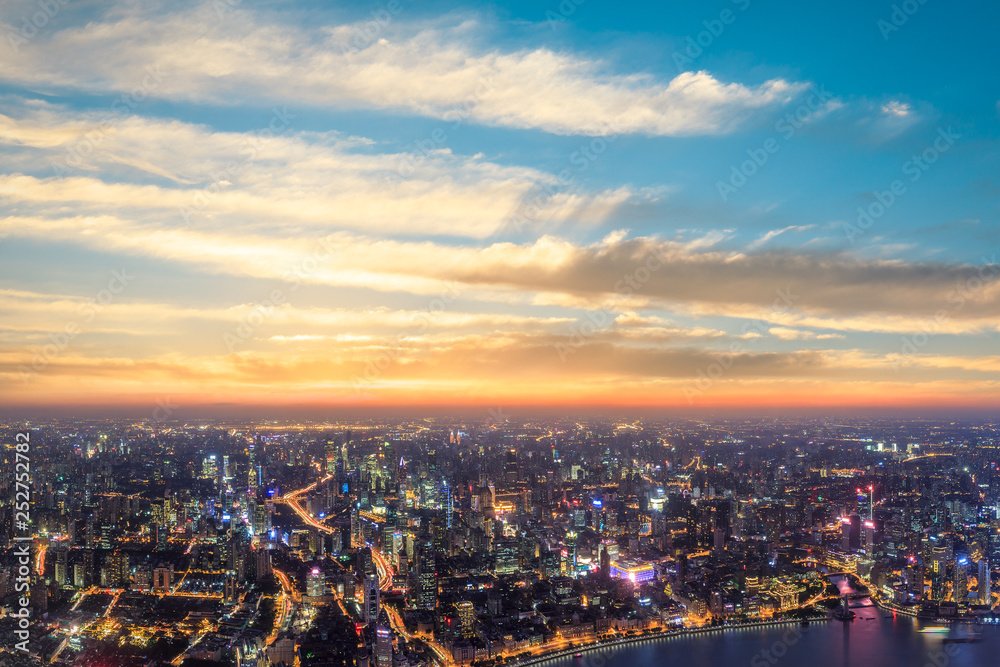 Fototapeta premium Shanghai city skyline and beautiful colorful clouds at night