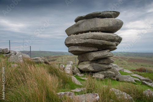 Fotografija The Cheeswring, a natural rock formation on Stowe's Hill in the Bodmin Moor near Minions in Cornwall