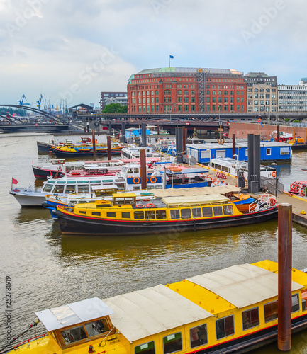 Hamburg skyline, harbor wit...