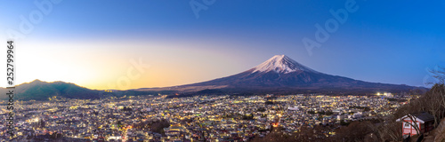 Mt.Fuji Sunrise © vichie81