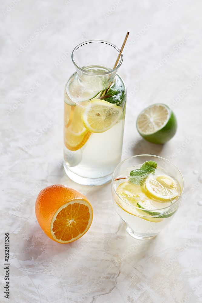 Fototapeta premium fresh drink with ice and lemon