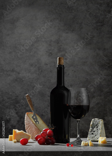 Wine, fruits and cheese menu