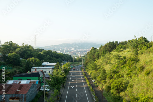 山の道路風景 © takke_mei