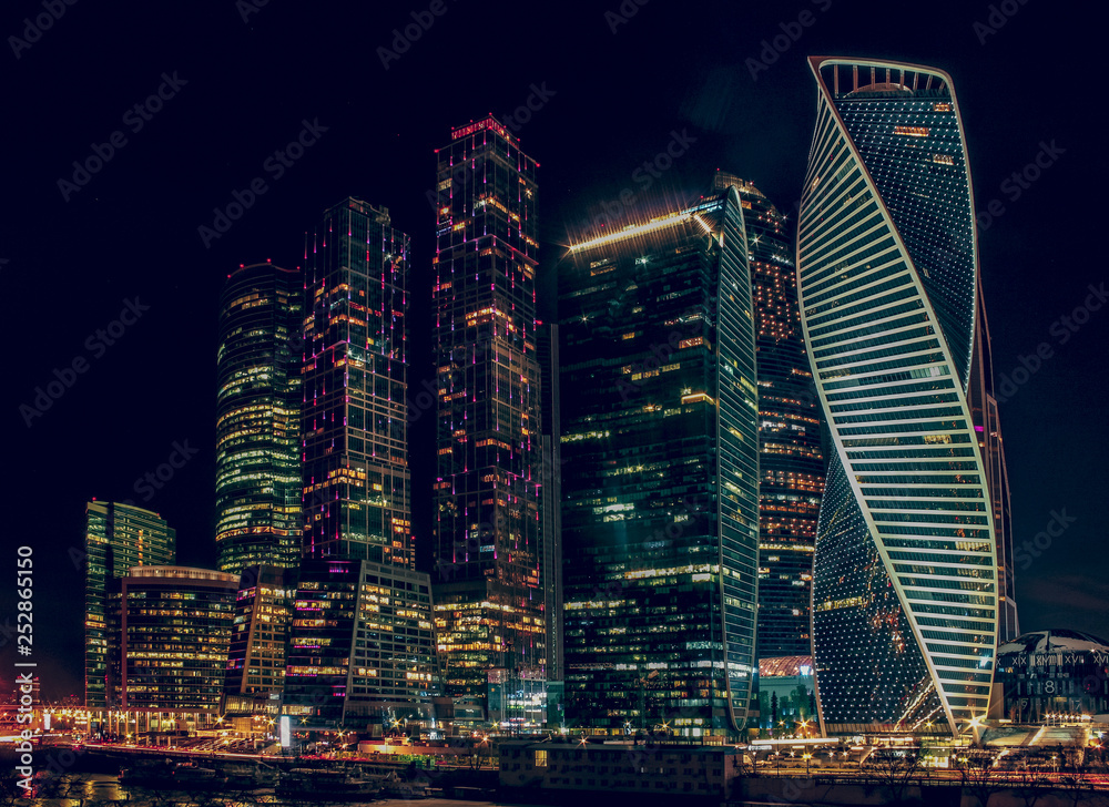 Obraz premium Moscow City building at night view from the observation platform, Moscow, Russia
