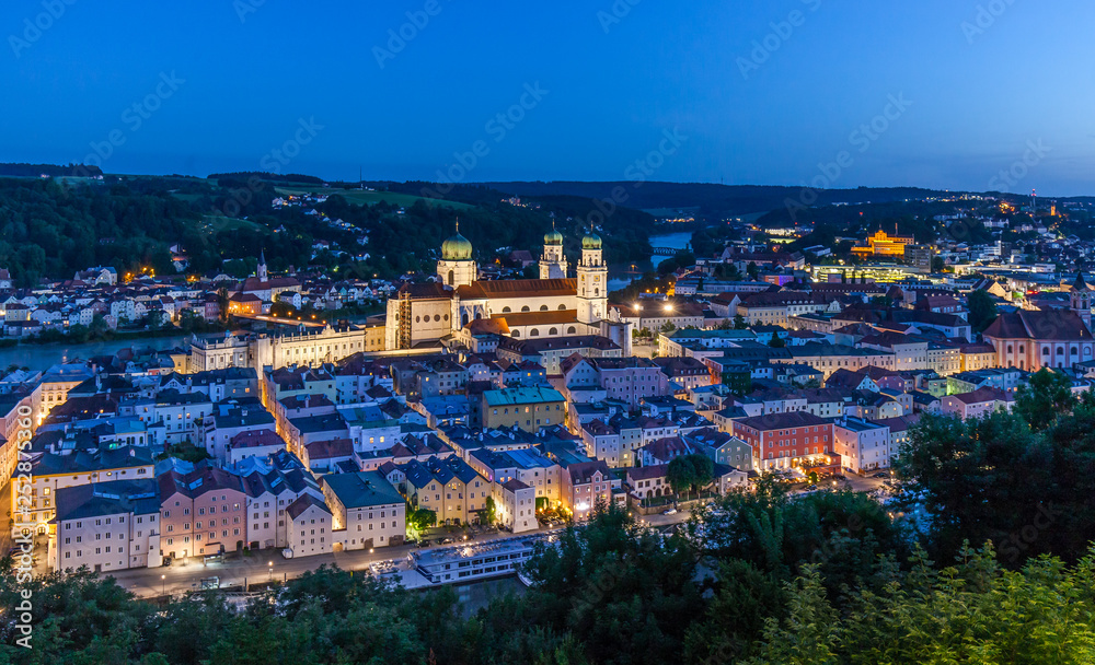 Naklejka premium Blick vom Oberhaus auf Passau